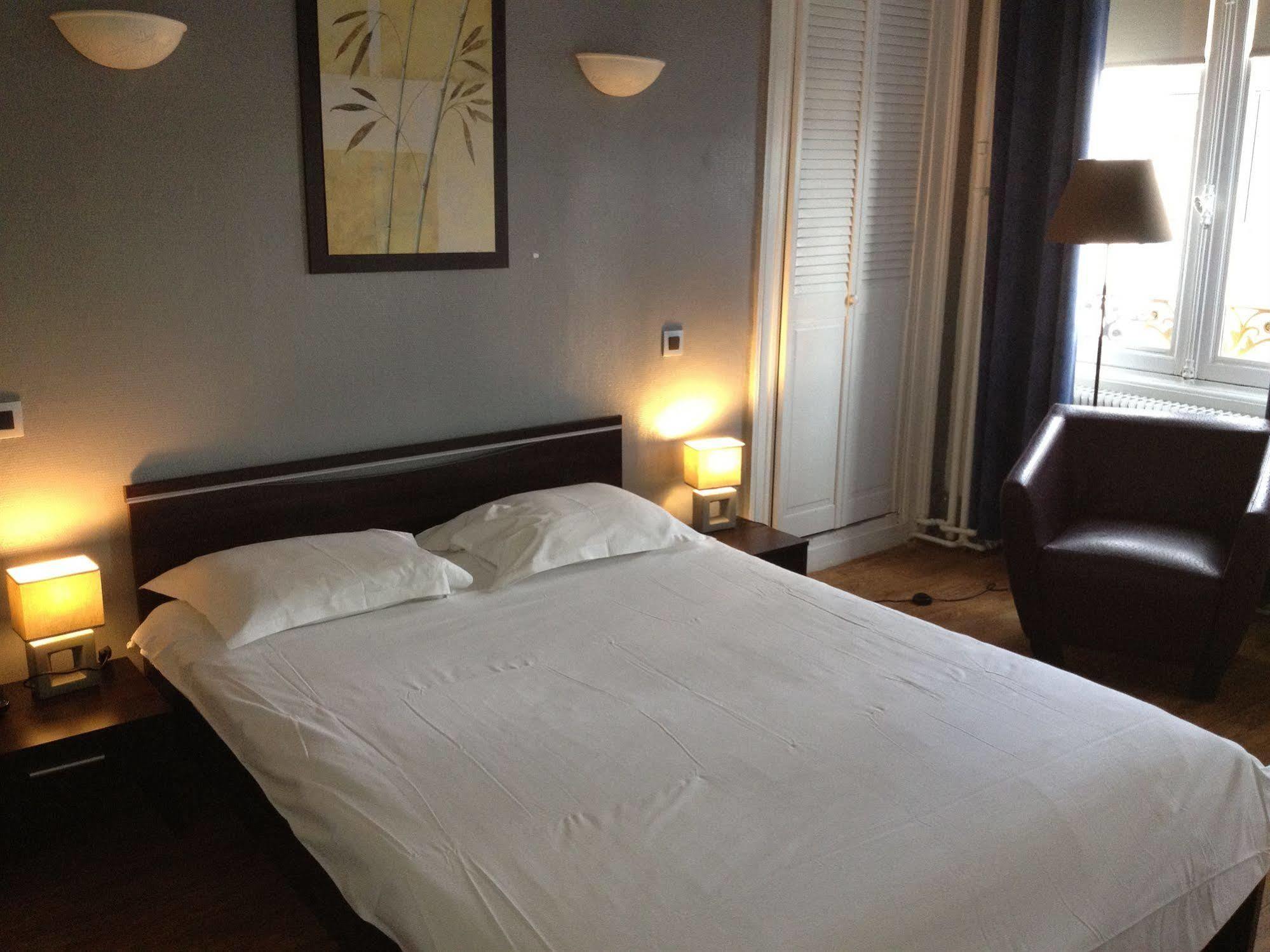 Le Napoleon Hotel Lille Exterior foto